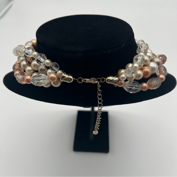 Elegant Multicolor Beaded Necklace - Picture 2 of 3